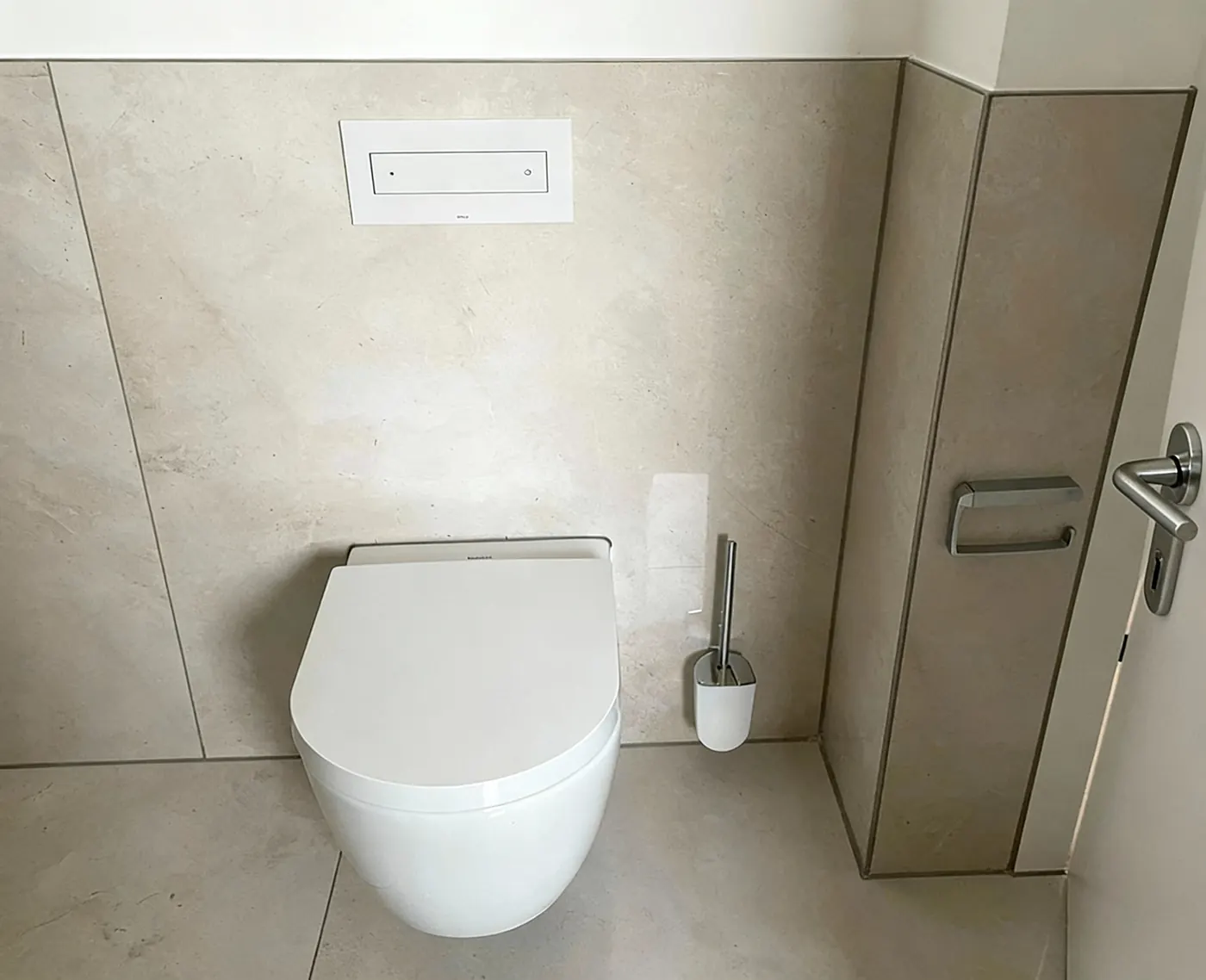 WC-Anlage mit Wand-WC